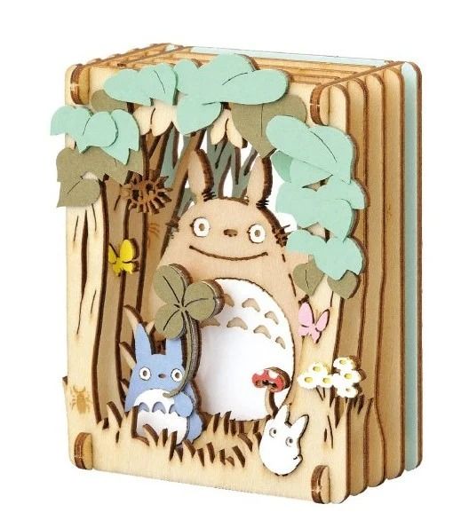 STUDIO GHIBLI Totoro teatro wood style